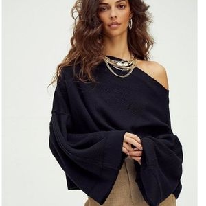 WOMEN'S FREE PEOPLE BUNNY TEE BLACK SIZE S, XS